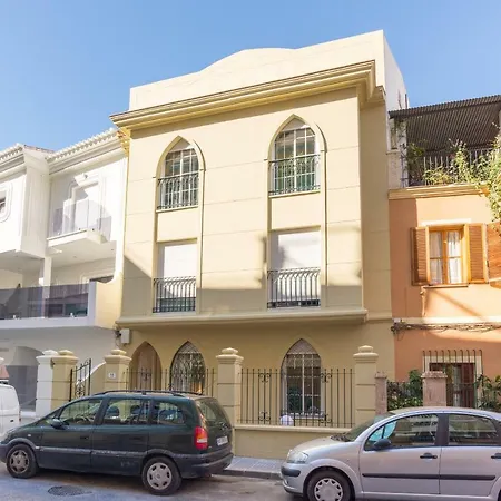 Gr0-quiet Apartment, Private Backyard, Walk To Old Town *