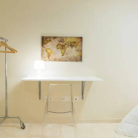 Gr0-quiet Apartment, Private Backyard, Walk To Old Town Apartment *