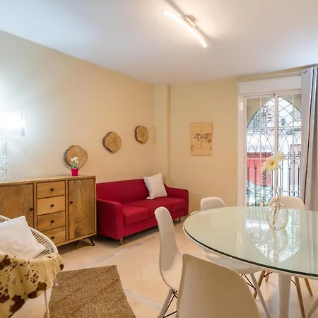 Gr0-quiet Apartment, Private Backyard, Walk To Old Town Apartment