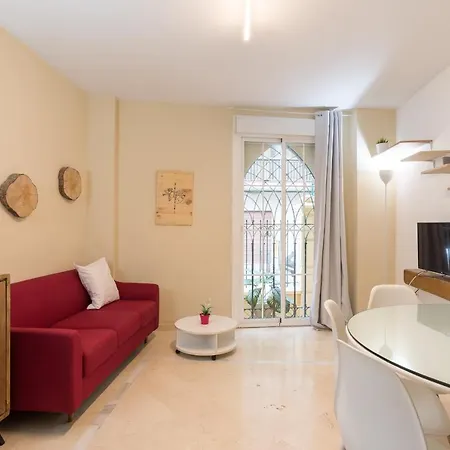 Gr0-quiet Apartment, Private Backyard, Walk To Old Town *