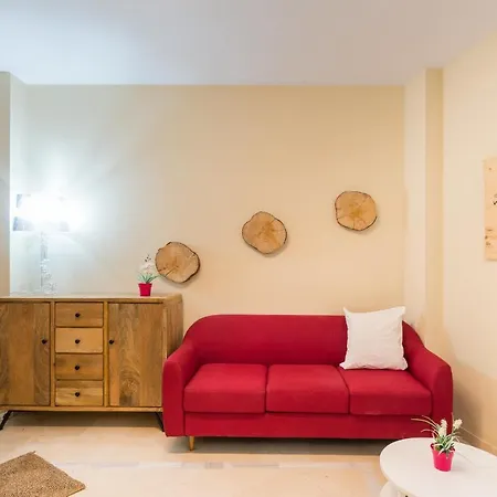 Gr0-quiet Apartment, Private Backyard, Walk To Old Town Apartment