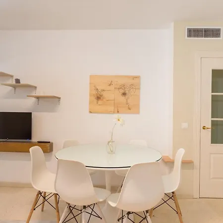 Apartment Gr0-quiet Apartment, Private Backyard, Walk To Old Town