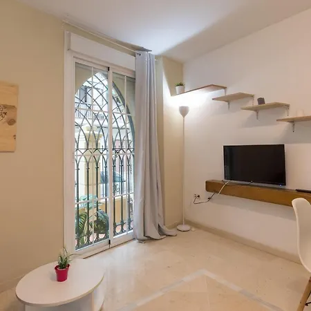 Apartment Gr0-quiet Apartment, Private Backyard, Walk To Old Town *